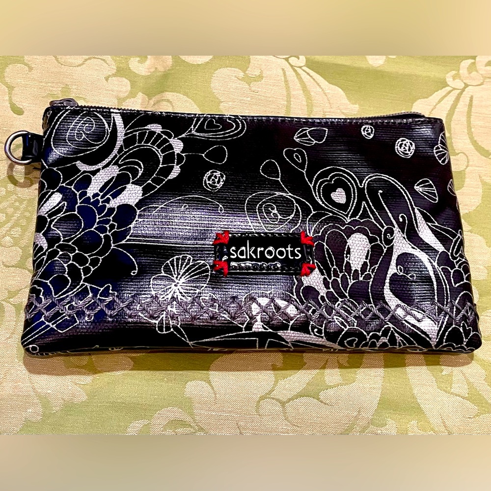 Sakroots vegan wallet handbag w built in power bank
